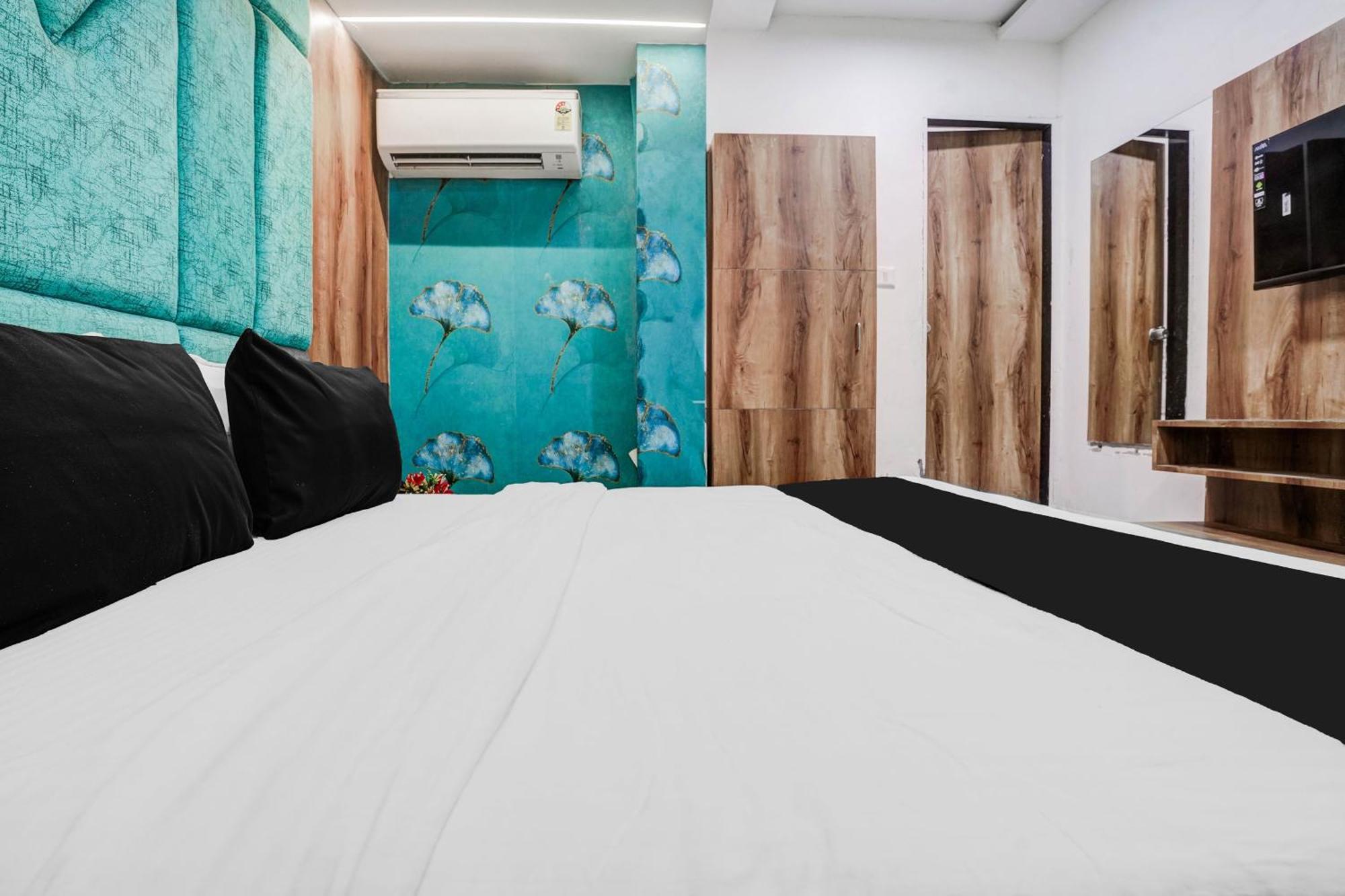 Super Collection O Maninagar Near Railway Station Formerly A1 Residency Ahmedabad Exterior foto
